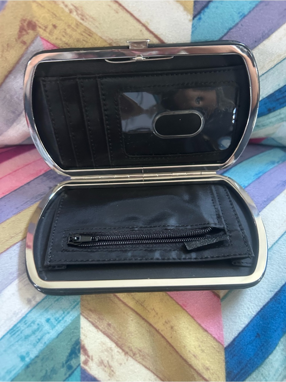 Black Croc Embossed Hard Case Wallet Push Lock Frame Clutch - Picture 3 of 3